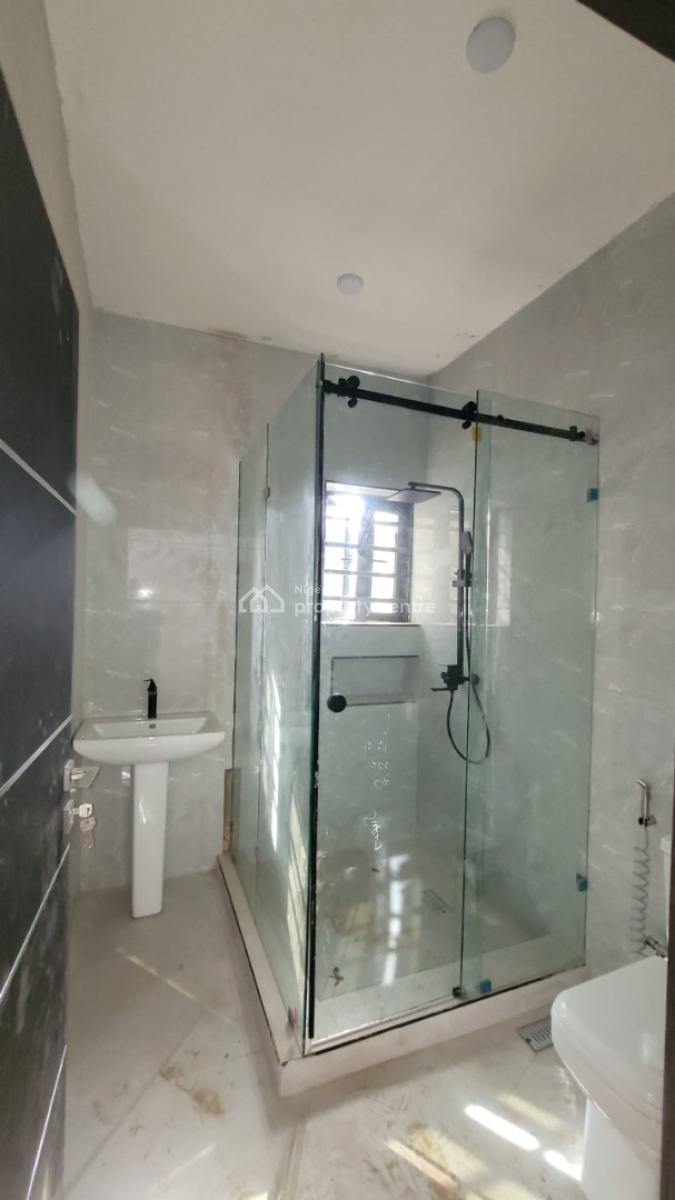 4 Bedroom Semi Detached Duplex with a Room Bq, Kolapo Ishola Gra, Akobo, Ibadan, Oyo, Semi-detached Duplex for Sale