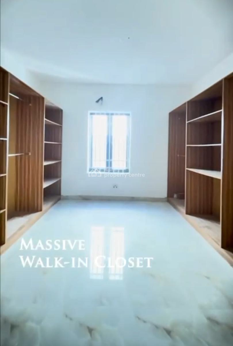 4 Bedroom Massive Walk-in Closet ⁠fully Fitted Kitchen, Family Lounge, Lekki Phase 1, Lekki, Lagos, Detached Duplex for Sale