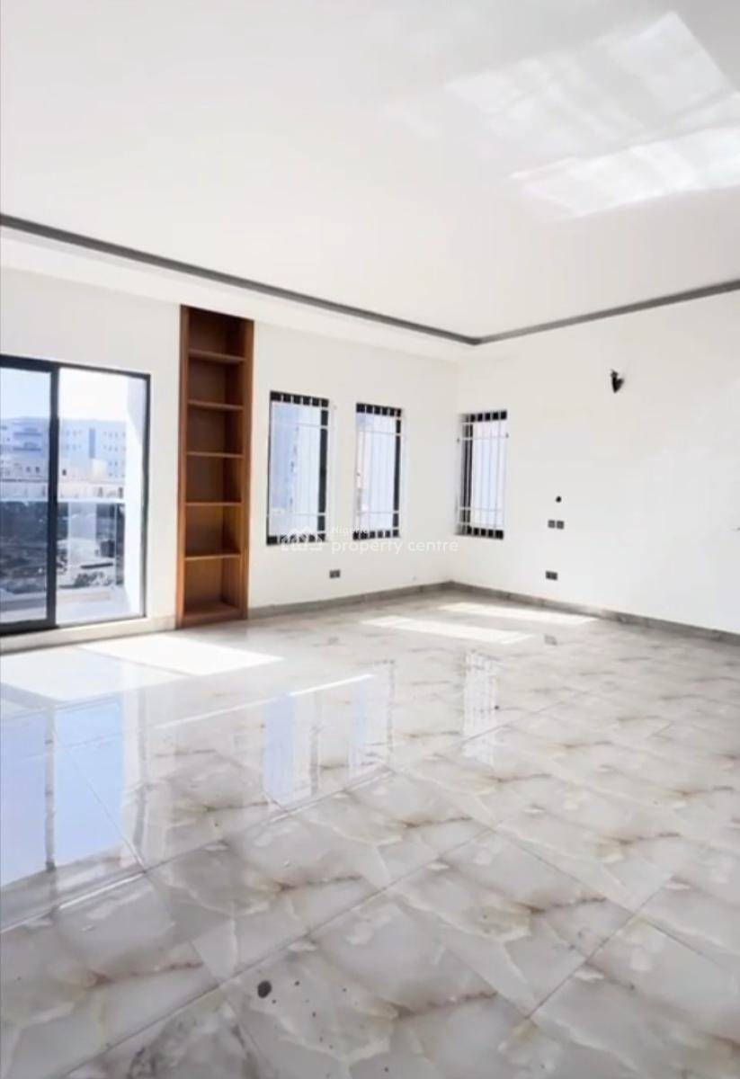 4 Bedroom Massive Walk-in Closet ⁠fully Fitted Kitchen, Family Lounge, Lekki Phase 1, Lekki, Lagos, Detached Duplex for Sale