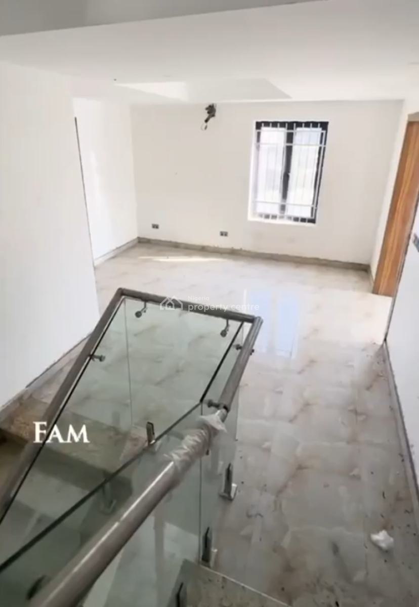 4 Bedroom Massive Walk-in Closet ⁠fully Fitted Kitchen, Family Lounge, Lekki Phase 1, Lekki, Lagos, Detached Duplex for Sale