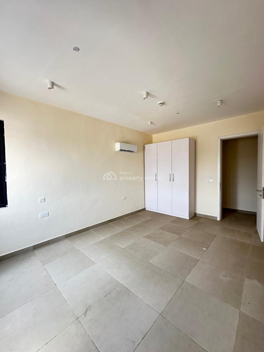 Spacious 3 Bedroom Apartment with Bq, Elevator,  Pool, Gym and Acs, in a Gated Estate in Lekki Phase 1, Lekki, Lagos, Block of Flats for Sale