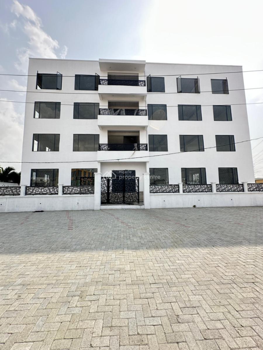 Complex Building in a Strategic Location Facing Lekki-epe Expressway &, Lekki Phase 1, Lekki, Lagos, Plaza / Complex / Mall for Sale