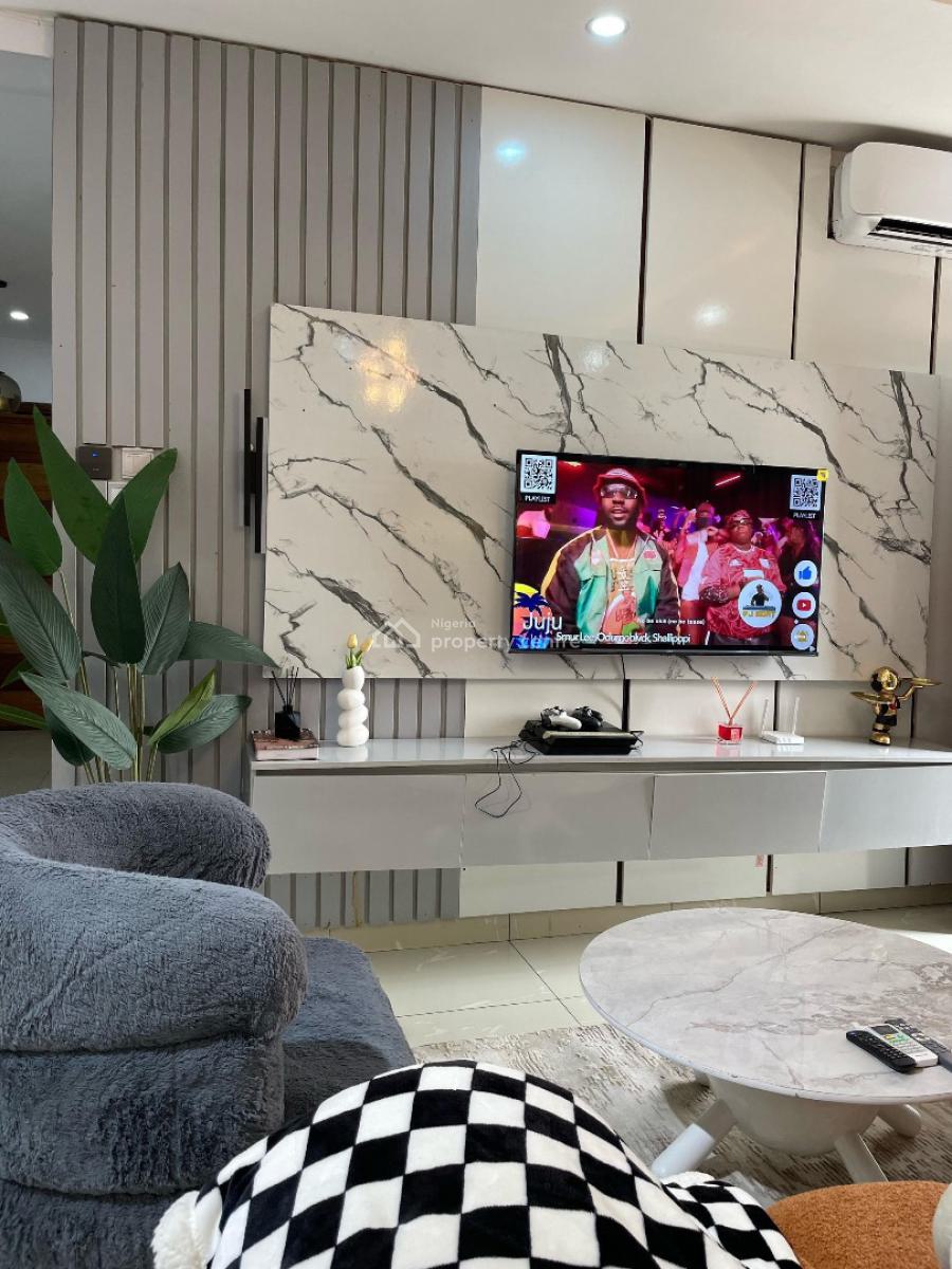 Cozy One Bedroom Flat + Ps4, Swimming Pool & Massive Balcony, Ikate, Lekki, Lagos, Mini Flat (room and Parlour) Short Let