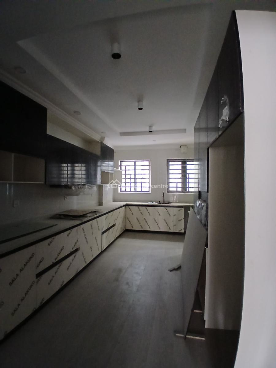 Newly Built and Serviced with 24/7 Power Supply 4 Bedroom En-suite Wit, Lekki Phase 1, Lekki, Lagos, House for Rent