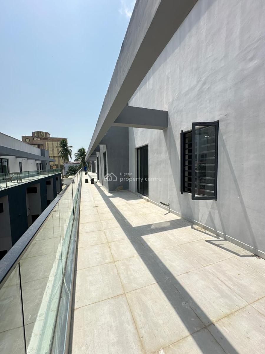 Luxury 4 Bedroom Penthouse with Elevator, Bq, Swimming Pool and Gym, Victoria Island (vi), Lagos, Block of Flats for Sale