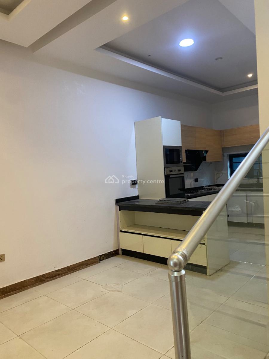 Luxury Spacious Standard 4 Bedroom Terraced Duplex, Off Freedom Way Lekki Phase 1, Lekki Phase 1, Lekki, Lagos, Terraced Duplex for Rent