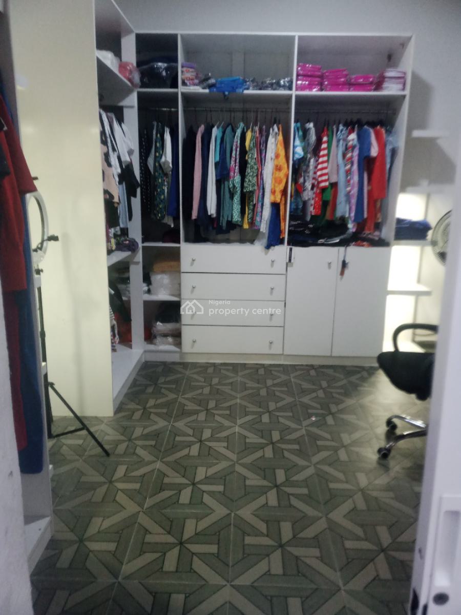 Strategic Located Shop in a Busy Area, Eputu, Ibeju Lekki, Lagos, Shop for Rent