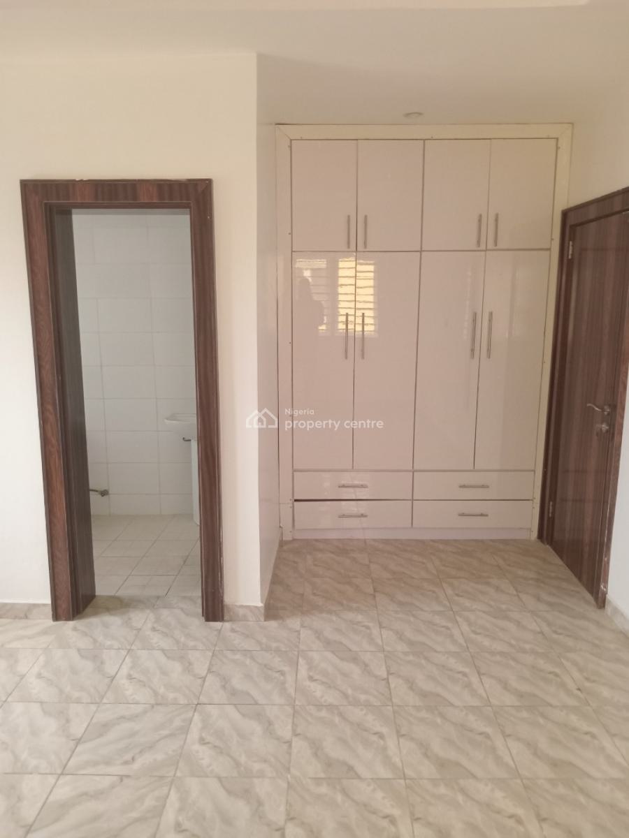 a Well-built Spacious 3-bedroom Flat, Lifecamp District Before Citec Mbora Estate., Life Camp, Abuja, Flat / Apartment for Rent