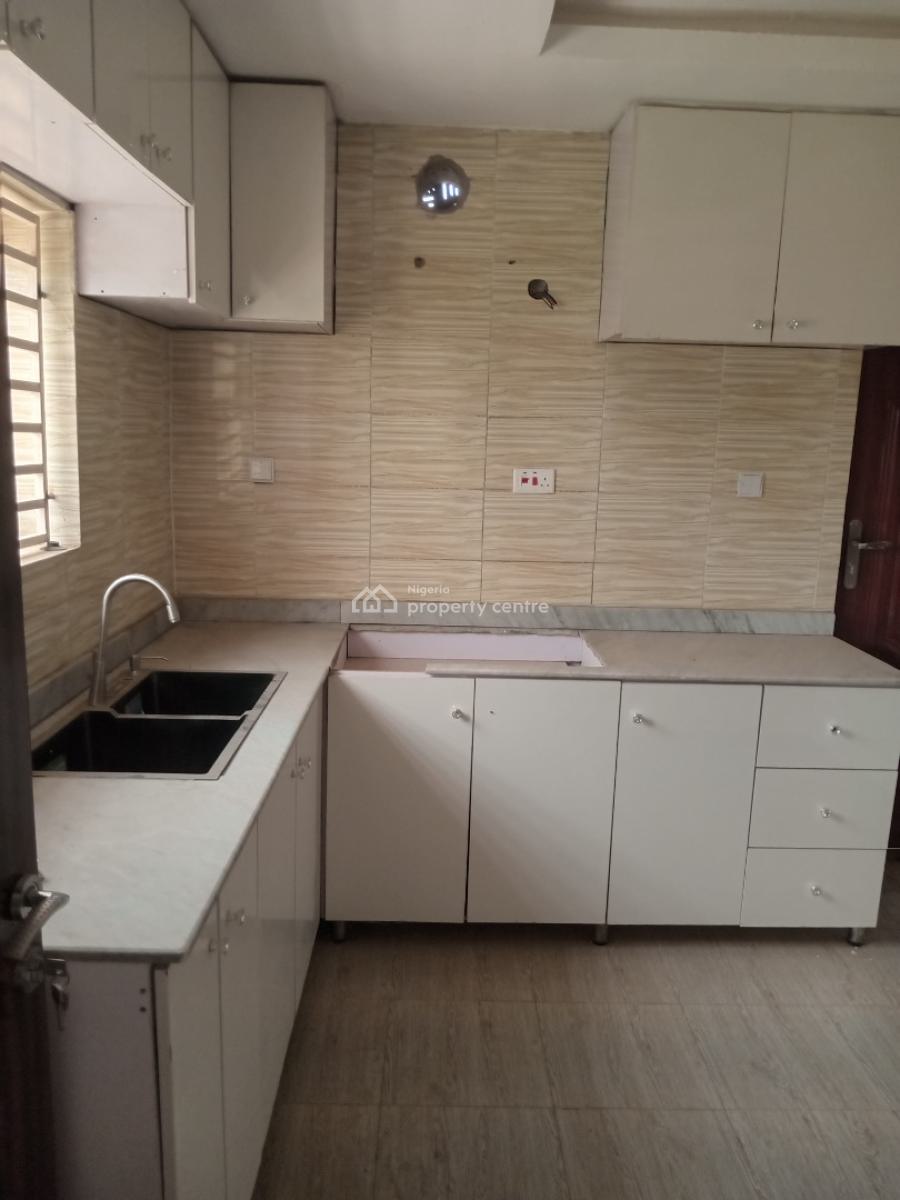a Well-built Spacious 3-bedroom Flat, Lifecamp District Before Citec Mbora Estate., Life Camp, Abuja, Flat / Apartment for Rent