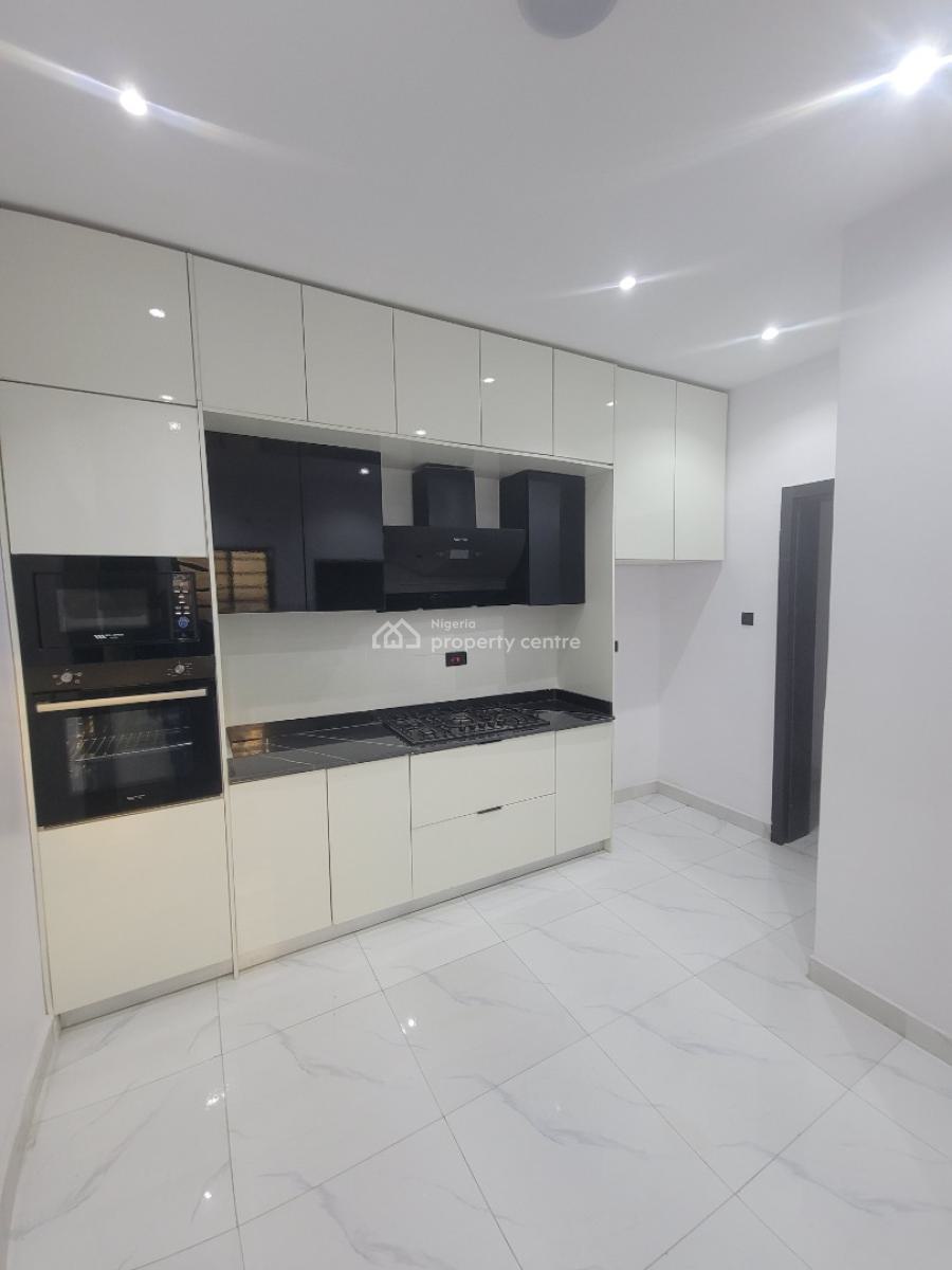 Brand New 3 Bedroom Flat, Lekki Phase 1, Lekki, Lagos, Flat / Apartment for Rent