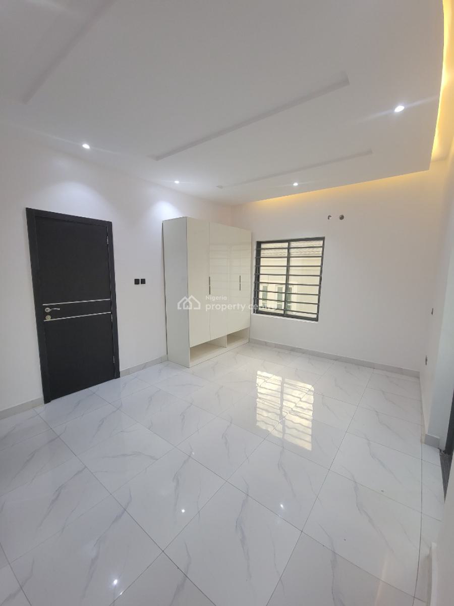 Brand New 3 Bedroom Flat, Lekki Phase 1, Lekki, Lagos, Flat / Apartment for Rent