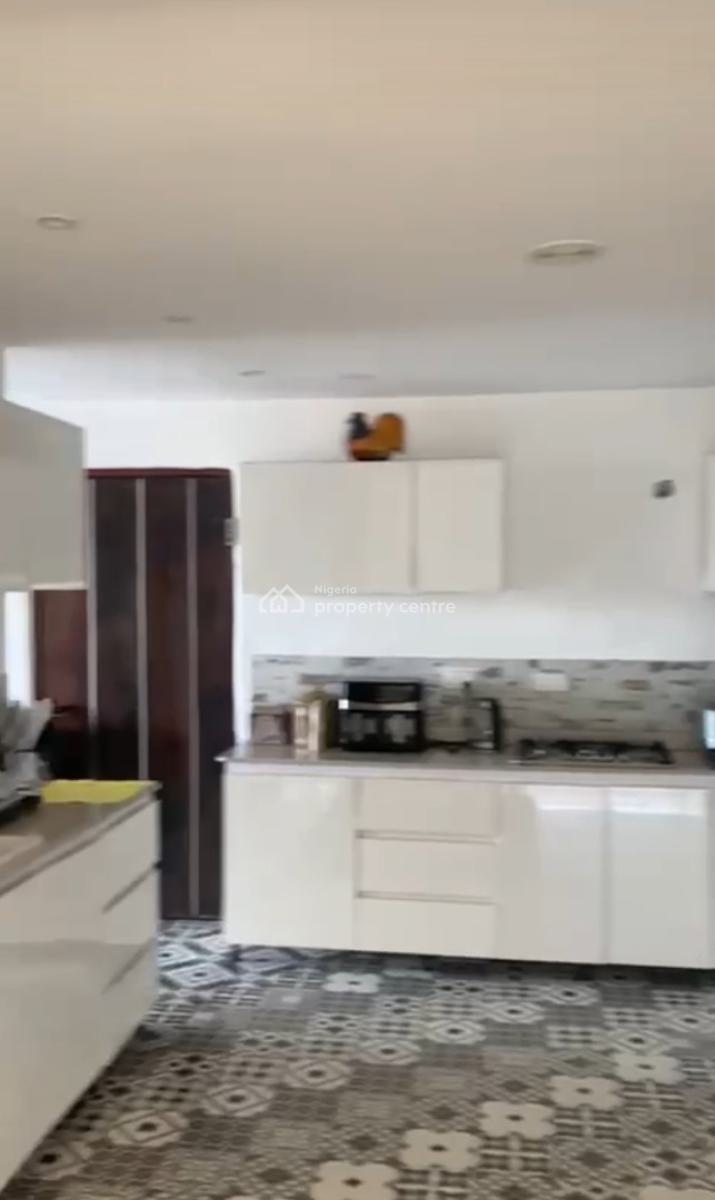 4 Bed Rooms Penthouse  2 Sitting Rooms P, Primewater Gardens 2 Estate Lekki 1, Ikate, Lekki, Lagos, Flat / Apartment for Sale