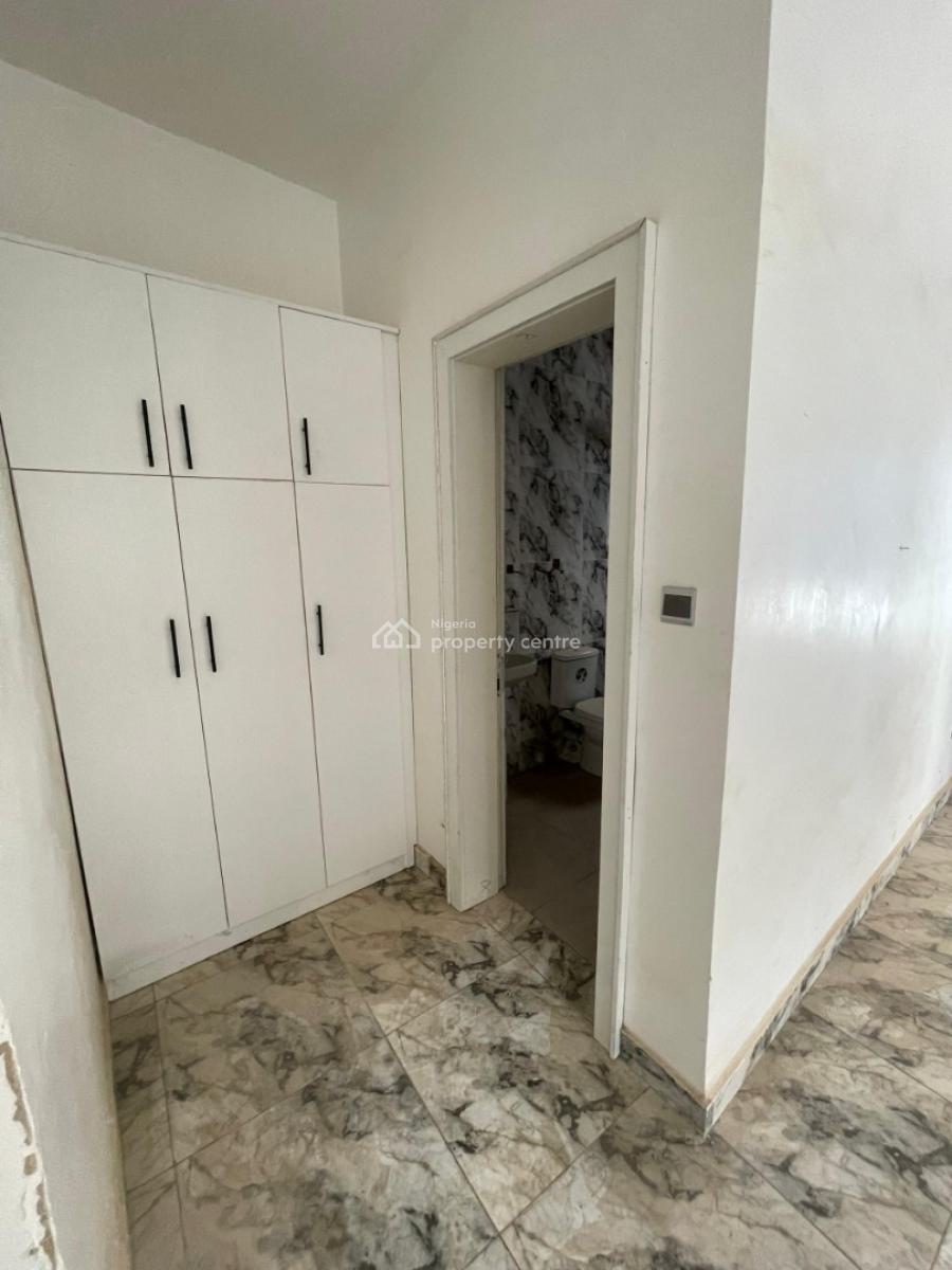 New Listing -- 6-bedroom Fully Detached Duplex, Guzape District, Abuja, Detached Duplex for Sale