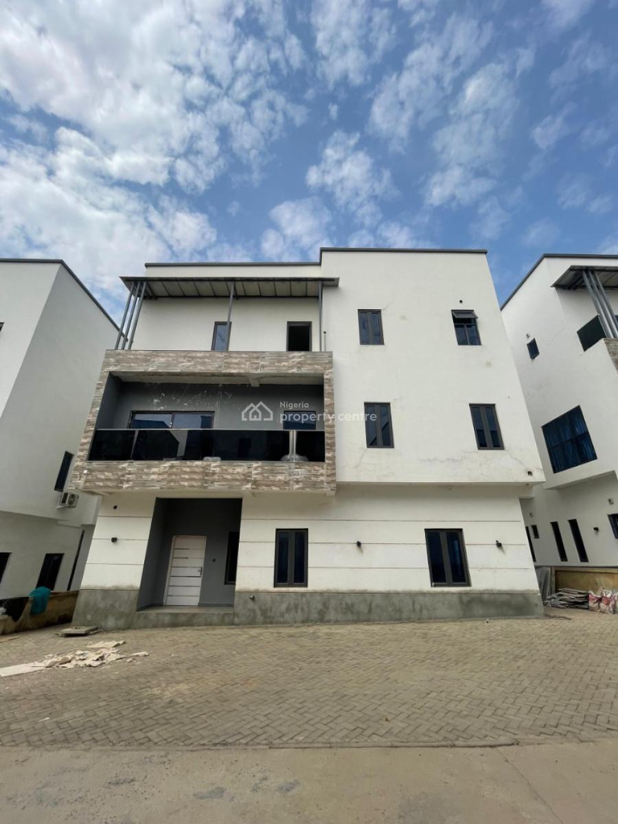 New Listing -- 6-bedroom Fully Detached Duplex, Guzape District, Abuja, Detached Duplex for Sale