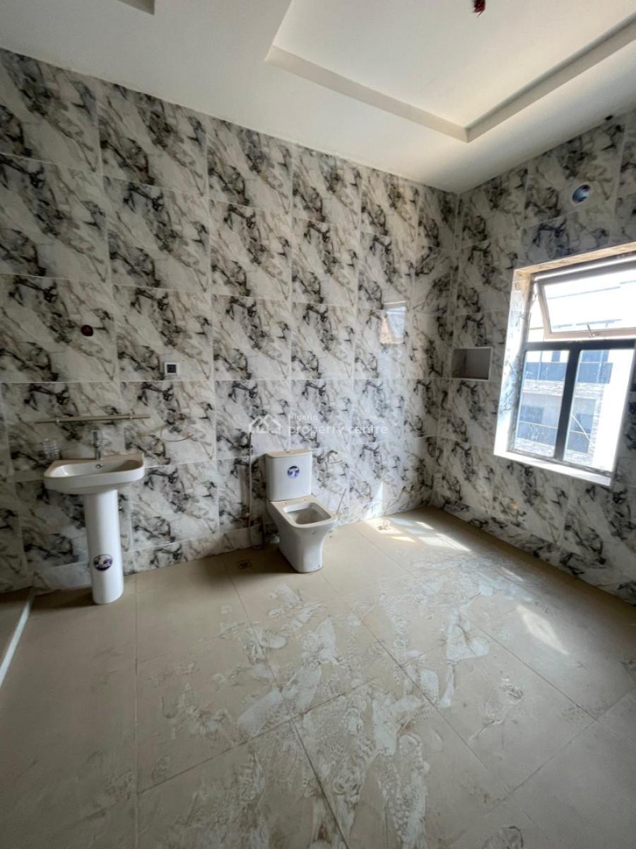 New Listing -- 6-bedroom Fully Detached Duplex, Guzape District, Abuja, Detached Duplex for Sale