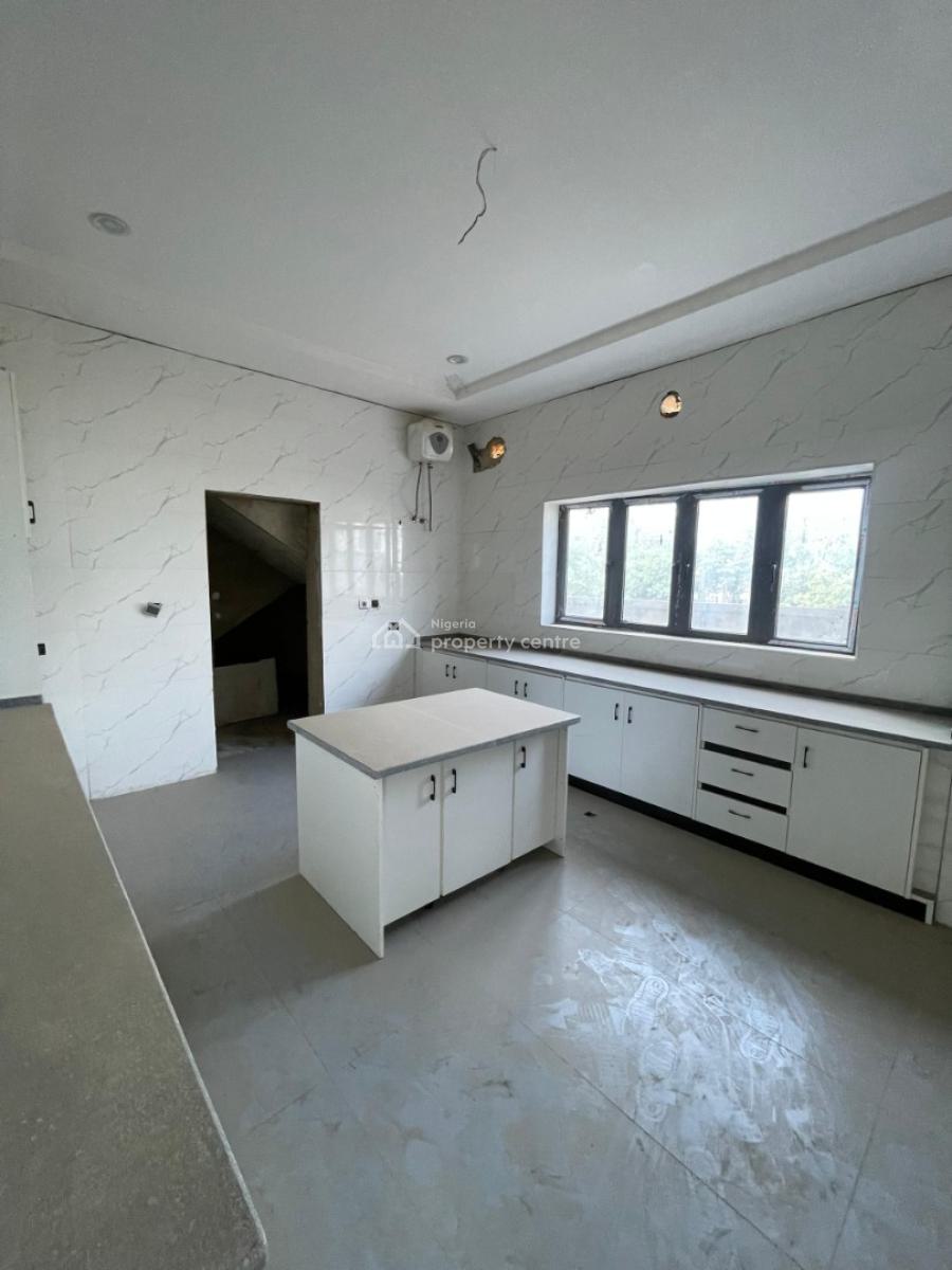 New Listing -- 6-bedroom Fully Detached Duplex, Guzape District, Abuja, Detached Duplex for Sale