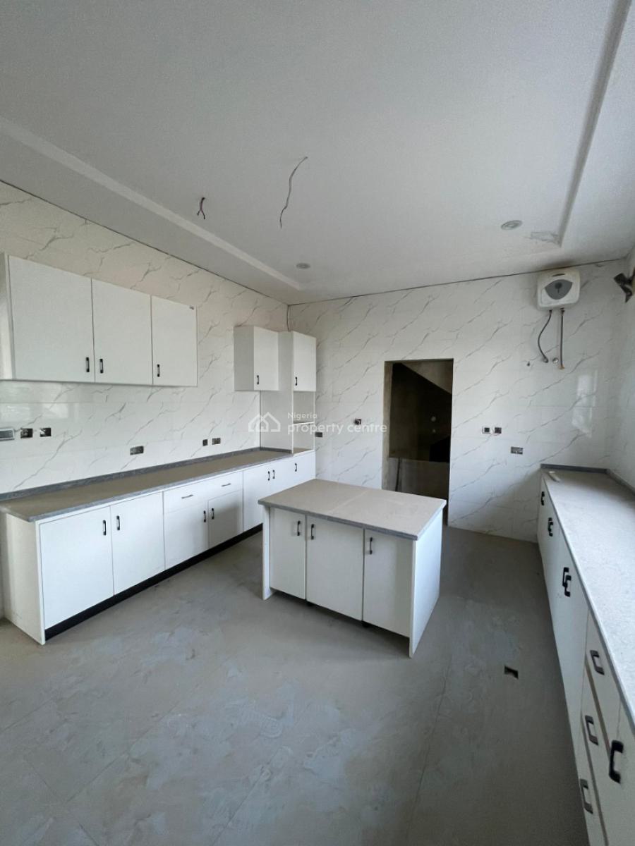 New Listing -- 6-bedroom Fully Detached Duplex, Guzape District, Abuja, Detached Duplex for Sale