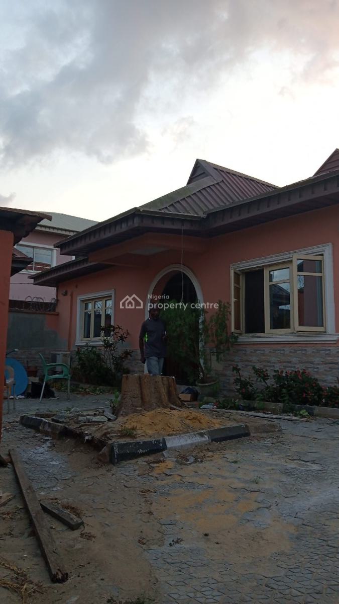Luxurious & Spacious 4 Bedroom Bungalow with Topnotch Finishing, Very Close to Elesekan Bus Stop, Ibeju Lekki Lagos, Bogije, Ibeju Lekki, Lagos, Semi-detached Duplex for Rent