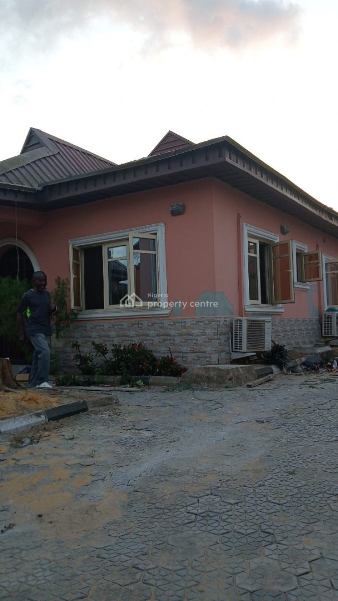 Luxurious & Spacious 4 Bedroom Bungalow with Topnotch Finishing, Very Close to Elesekan Bus Stop, Ibeju Lekki Lagos, Bogije, Ibeju Lekki, Lagos, Semi-detached Duplex for Rent