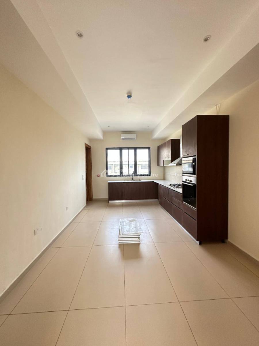 Outstanding 3 Bedroom Apartment with Bq, Elevator, Swimming Pool & Gym, Victoria Island (vi), Lagos, Block of Flats for Sale