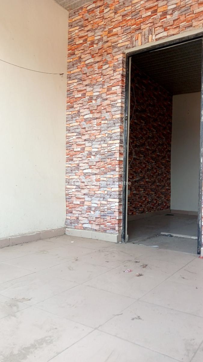 Well Maintained Spacious Miniflat 3 People in a Big Compound, Igbojia Town Ibeju Lekki Lagos Nigeria, Imalete Alafia, Ibeju Lekki, Lagos, Mini Flat (room and Parlour) for Rent