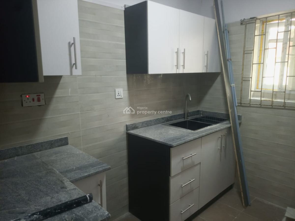 Luxury Ensuite Ground Floor 2-bedroom Flat, Iponri Estate By Market, Surulere, Lagos, Flat / Apartment for Rent