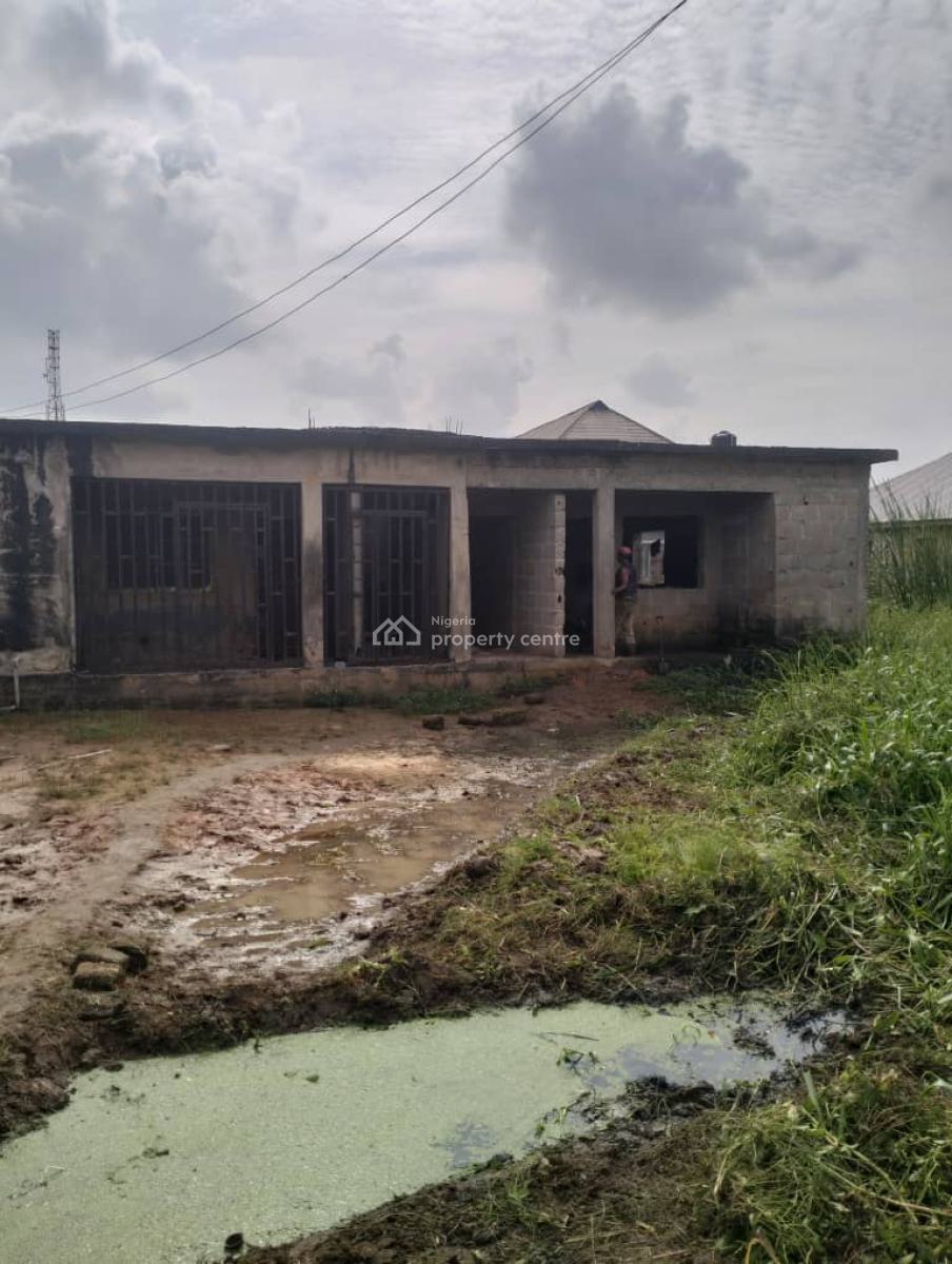 Solidly Built Decked Duplex at White Sand Kudebu Estate Ijegun Ikotun, Off Irekare Street Kudebu Estate, Ijegun White Sand, Ikotun, Lagos, Detached Duplex for Sale