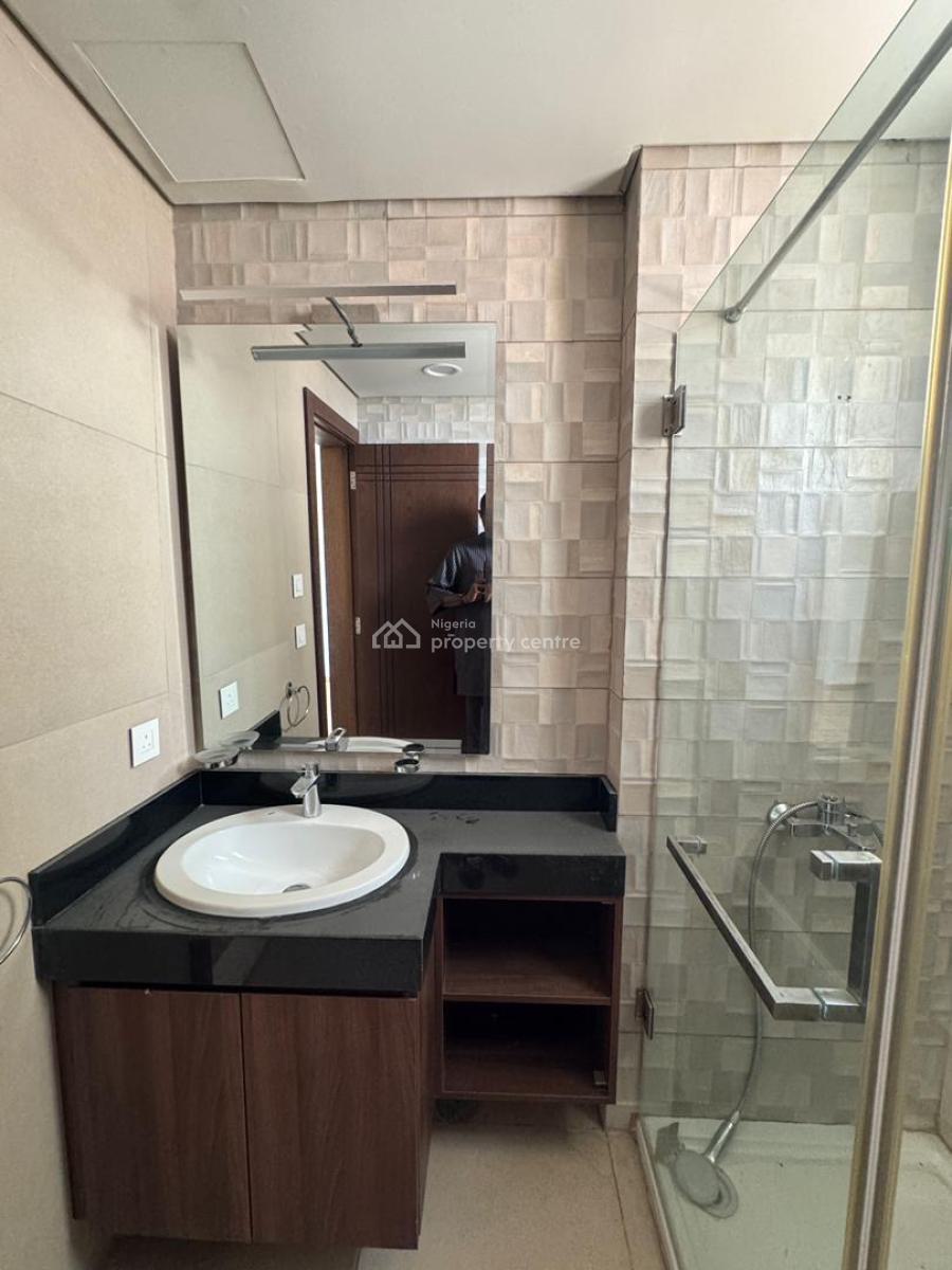 Distress 2 Bedroom Apartment with Bq Available on The 8th Floor, Eko Pearl Eko Atlantic Victoria Island, Eko Atlantic City, Lagos, Block of Flats for Sale