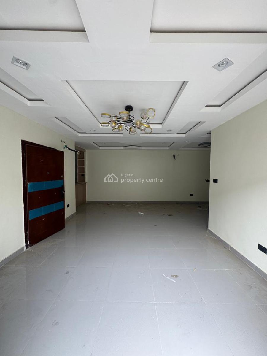 Decently Sized 2 Bedroom Apartment  with Swimming Pool Suitable, Lekki Phase 1, Lekki Phase 1, Lekki, Lagos, Block of Flats for Sale