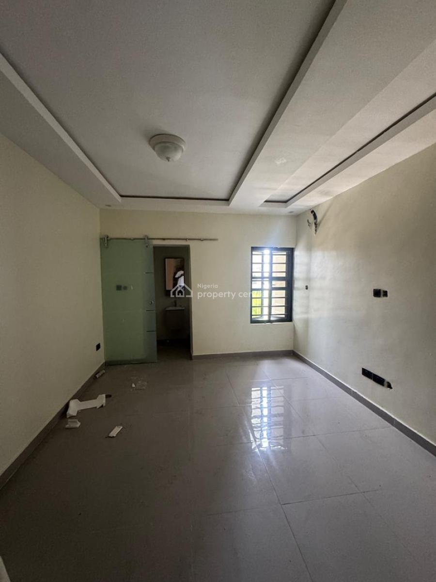 Decently Sized 2 Bedroom Apartment  with Swimming Pool Suitable, Lekki Phase 1, Lekki Phase 1, Lekki, Lagos, Block of Flats for Sale