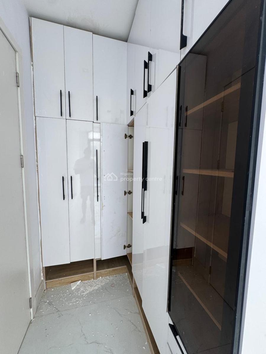 Investment Worthy 2 Bedroom Apartment  with Elevator,gym House, Lekki Phase 1, Lekki Phase 1, Lekki, Lagos, Block of Flats for Sale