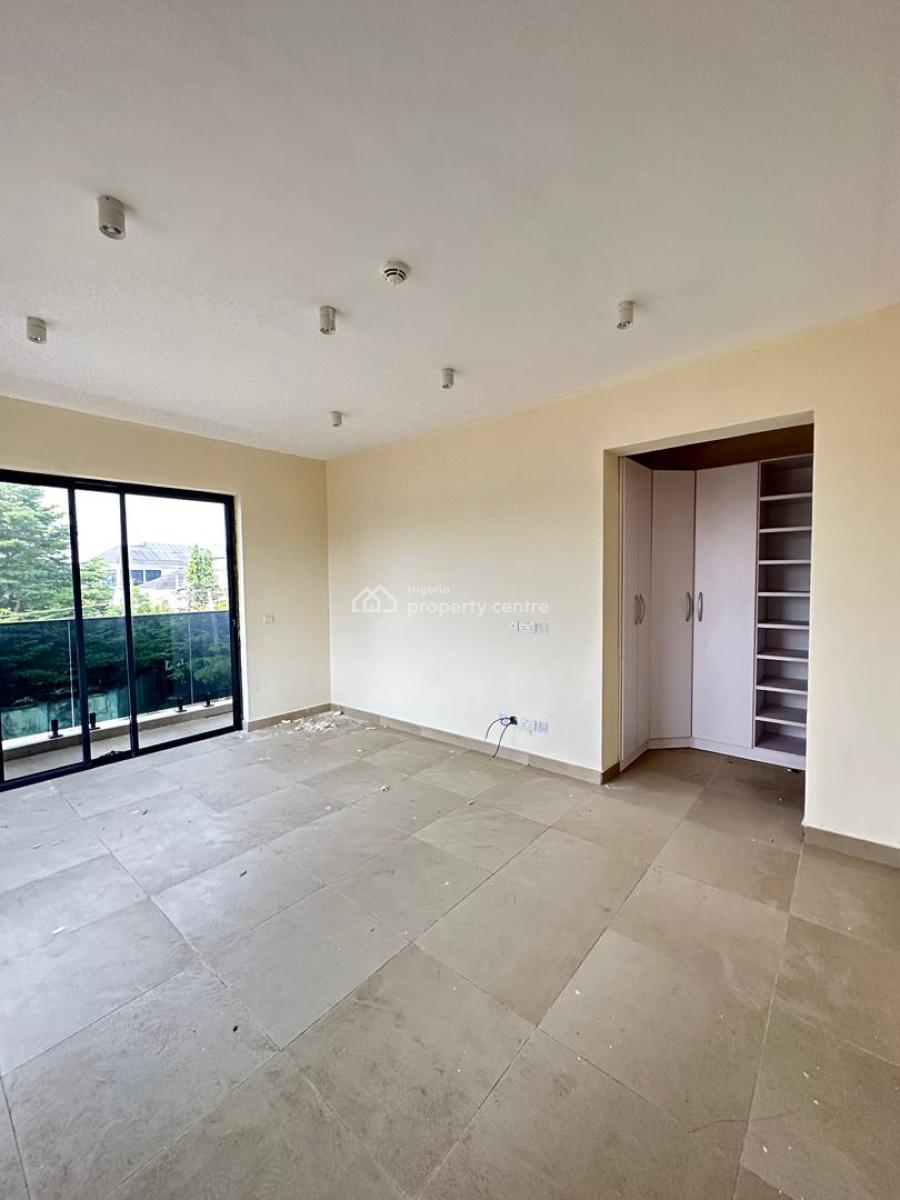 Uniquely-built Luxury Spacious 2 Bedroom Apartment with Pool, Just 1 Unit Available,  Hurry Now!, Lekki Phase 1, Lekki, Lagos, Flat / Apartment for Rent