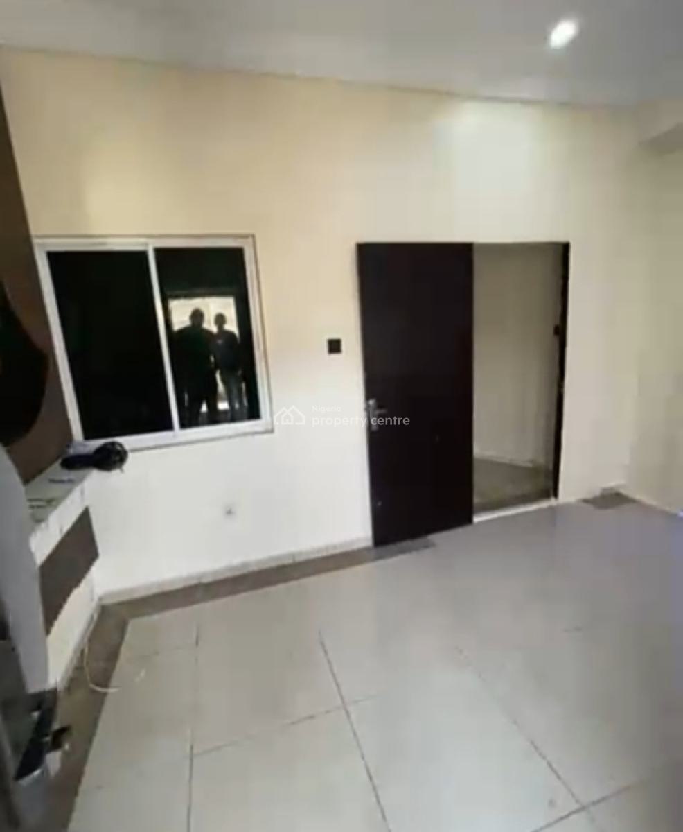 Spacious Downstairs Mini Flat{ Video}, Chevron, Lekki, Lagos, Mini Flat (room and Parlour) for Rent