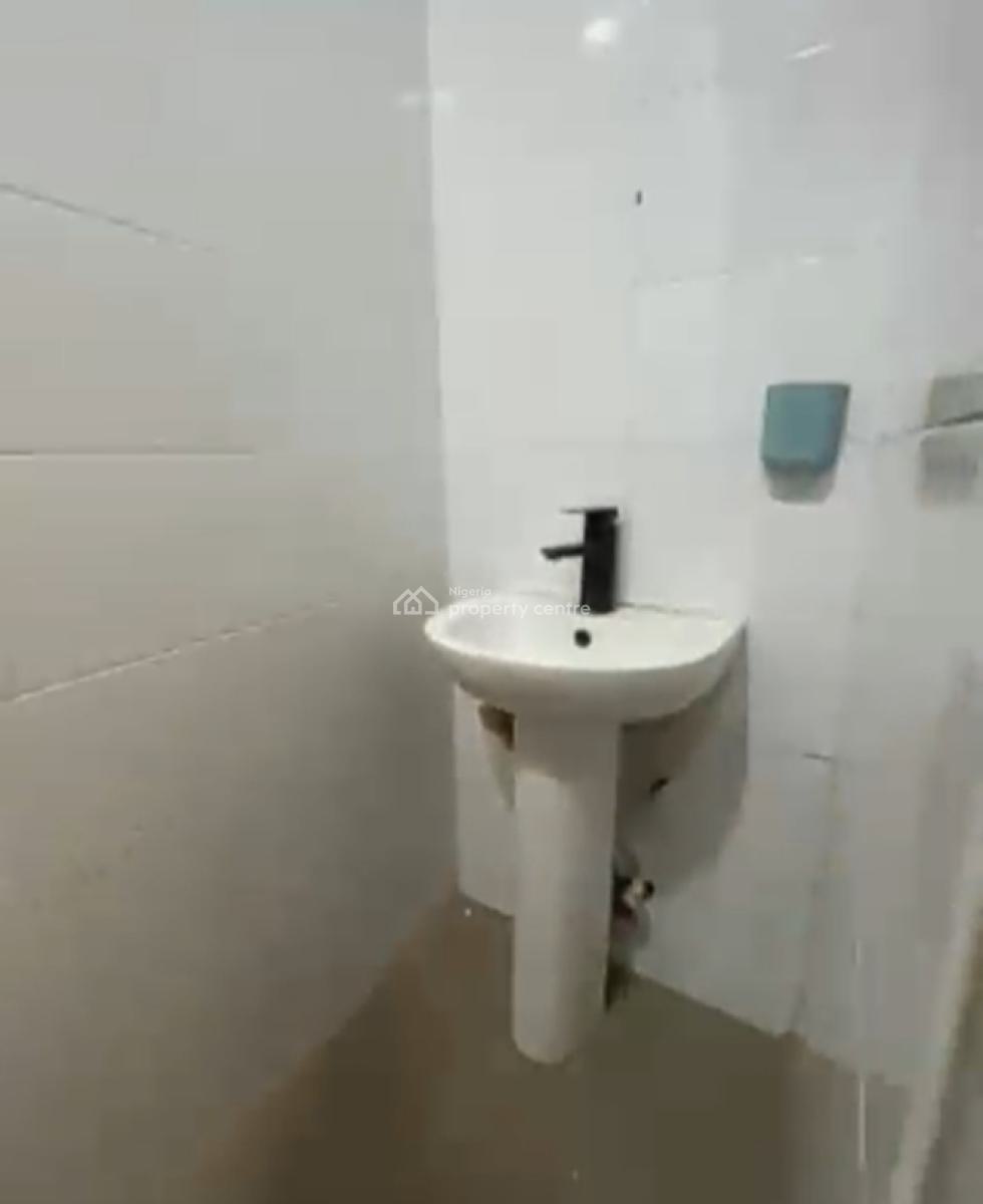 Spacious Downstairs Mini Flat{ Video}, Chevron, Lekki, Lagos, Mini Flat (room and Parlour) for Rent