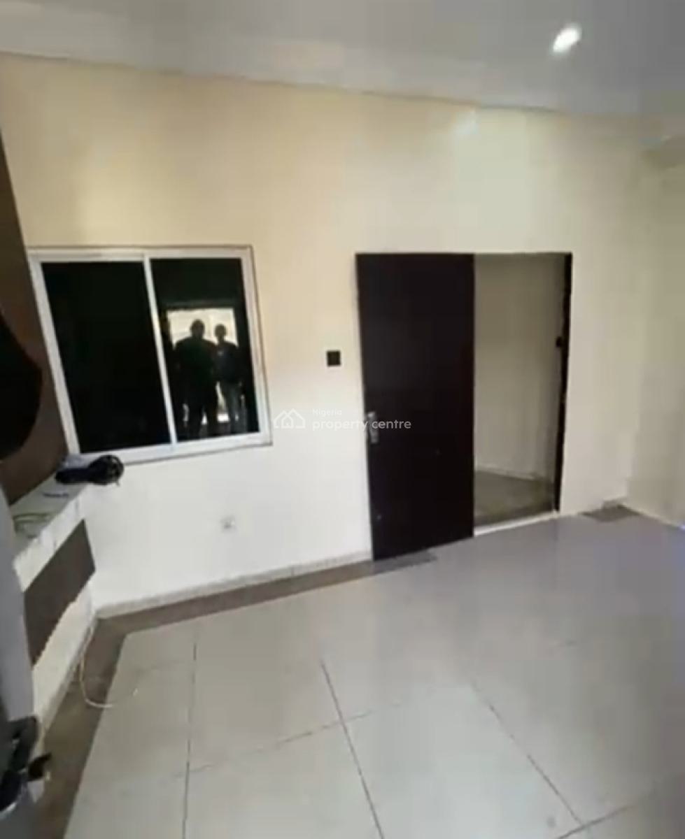 Spacious Downstairs Mini Flat{ Video}, Chevron, Lekki, Lagos, Mini Flat (room and Parlour) for Rent