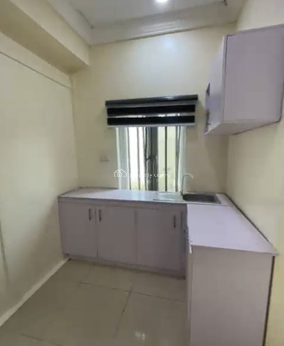 Spacious Downstairs Mini Flat{ Video}, Chevron, Lekki, Lagos, Mini Flat (room and Parlour) for Rent