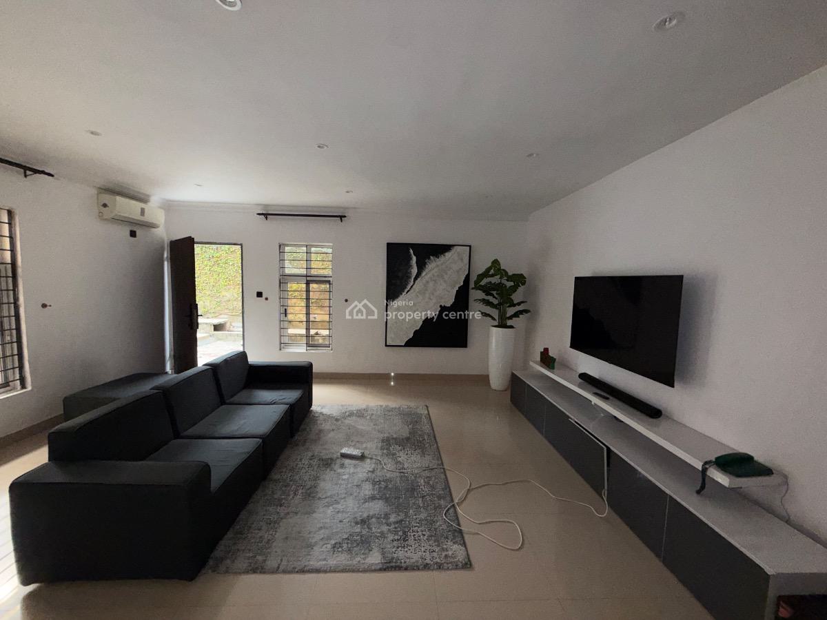 One Bedroom Apartment with Swimming Pool and Gym, Lekki Phase 1, Lekki, Lagos, Flat / Apartment for Rent