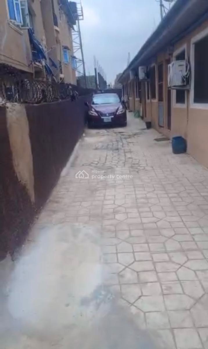 Standard Room Self Contained  Downstairs. with Pop  Parking Space, Akoka, Yaba, Lagos, Mini Flat (room and Parlour) for Rent