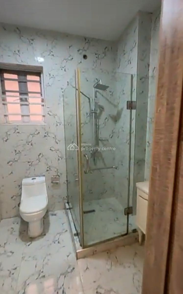 Upstairs Masters Bedroom Studio Apt with  Private Kitchen{ Video}, Van Daniels Estate Orchid Road, Lekki, Lagos, Self Contain (single Rooms) for Rent