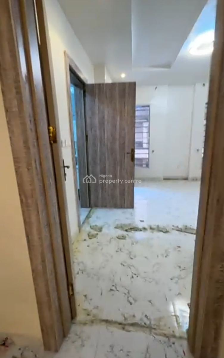 Upstairs Masters Bedroom Studio Apt with  Private Kitchen{ Video}, Van Daniels Estate Orchid Road, Lekki, Lagos, Self Contain (single Rooms) for Rent