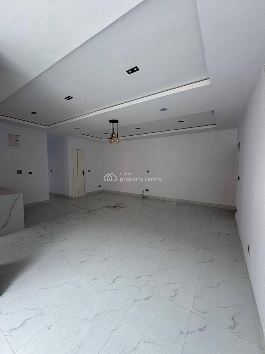 Investment Worthy 2 Bedroom Apartment  with Elevator,gym House ,perfec, Lekki Phase 1, Lekki, Lagos, Flat / Apartment for Sale