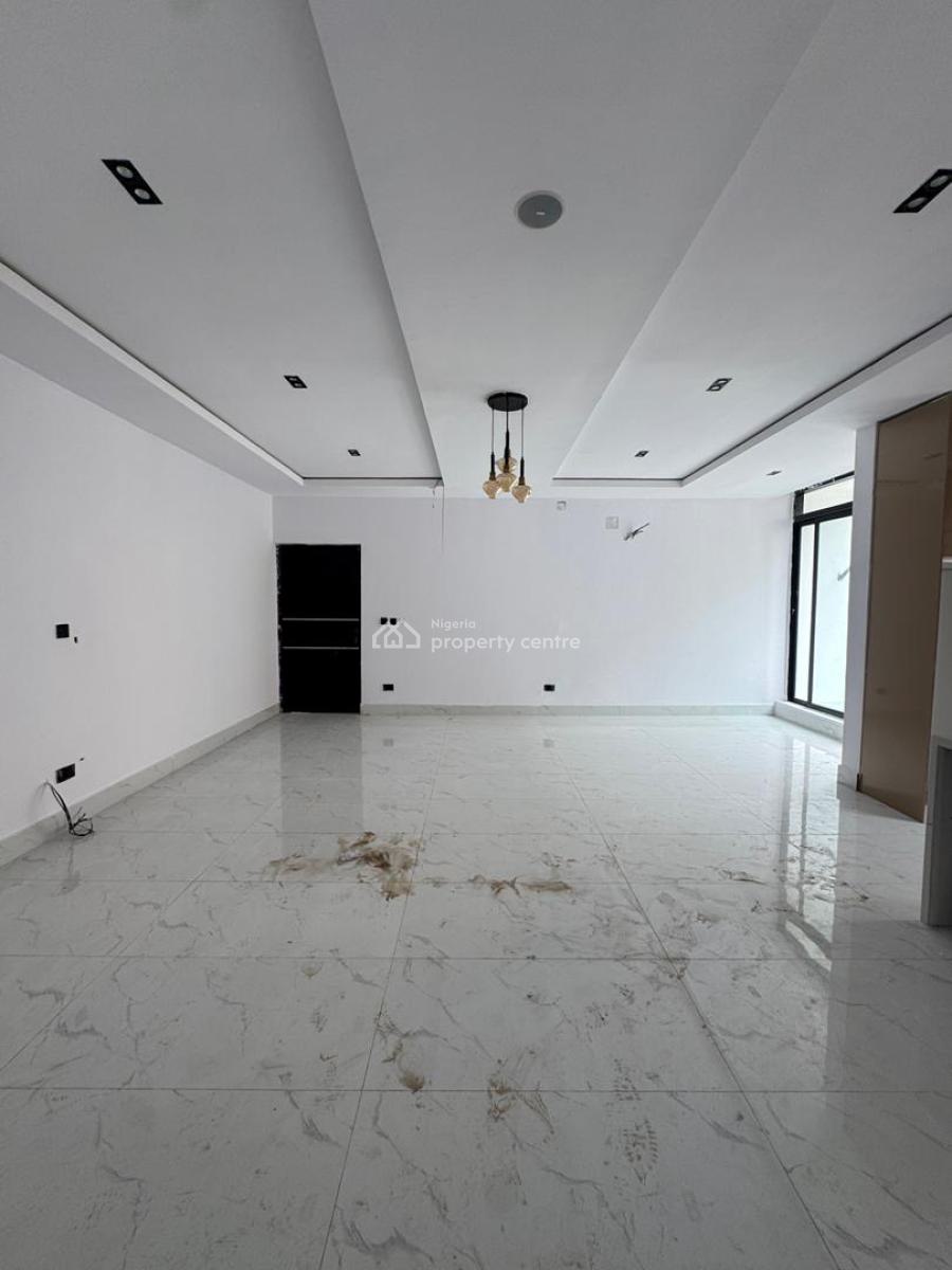 Investment Worthy 2 Bedroom Apartment  with Elevator,gym House ,perfec, Lekki Phase 1, Lekki, Lagos, Flat / Apartment for Sale