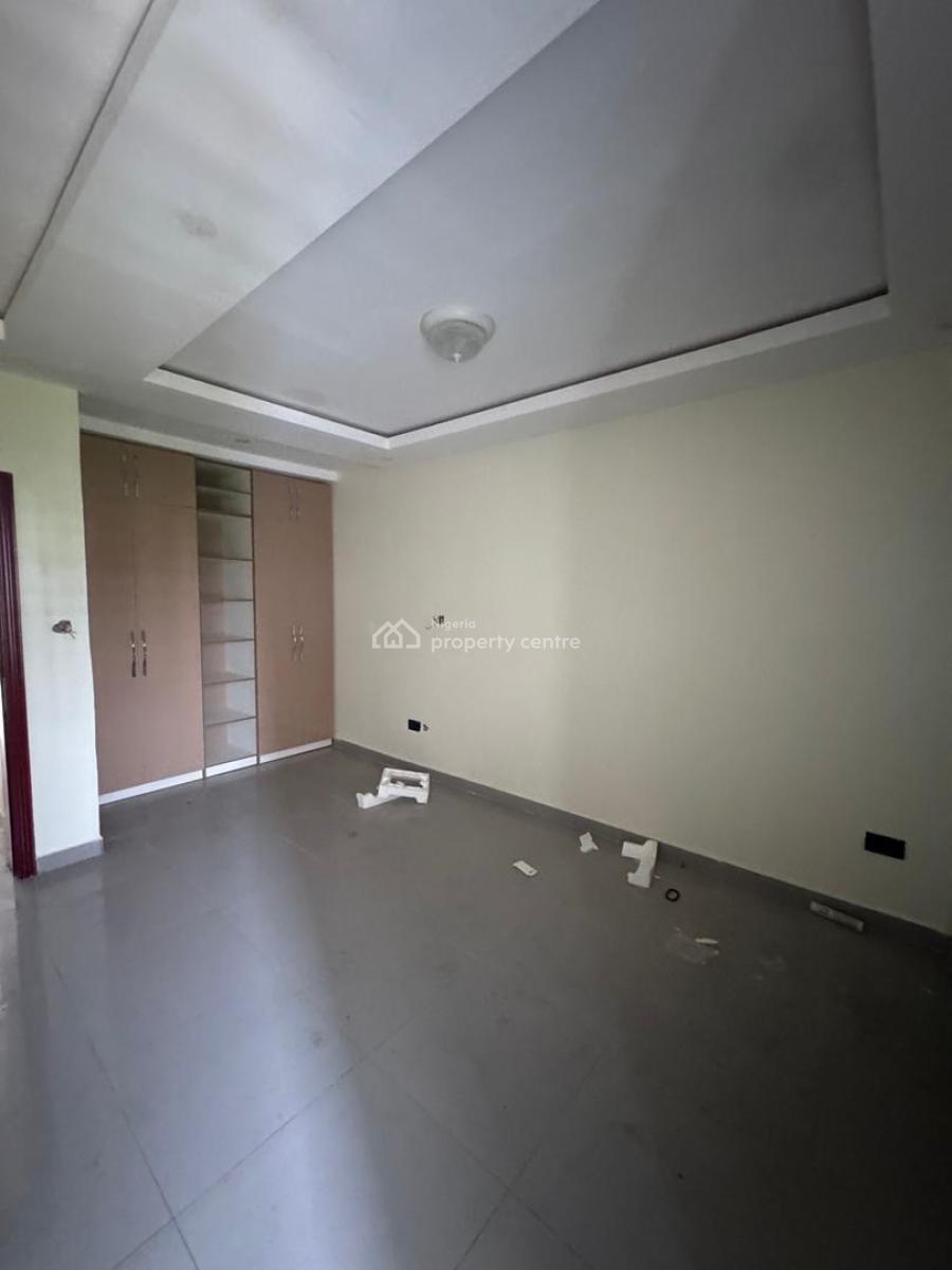 Decently Sized 2 Bedroom Apartment  with Swimming Pool Suitable for Sh, Ikate, Lekki, Lagos, Flat / Apartment for Sale