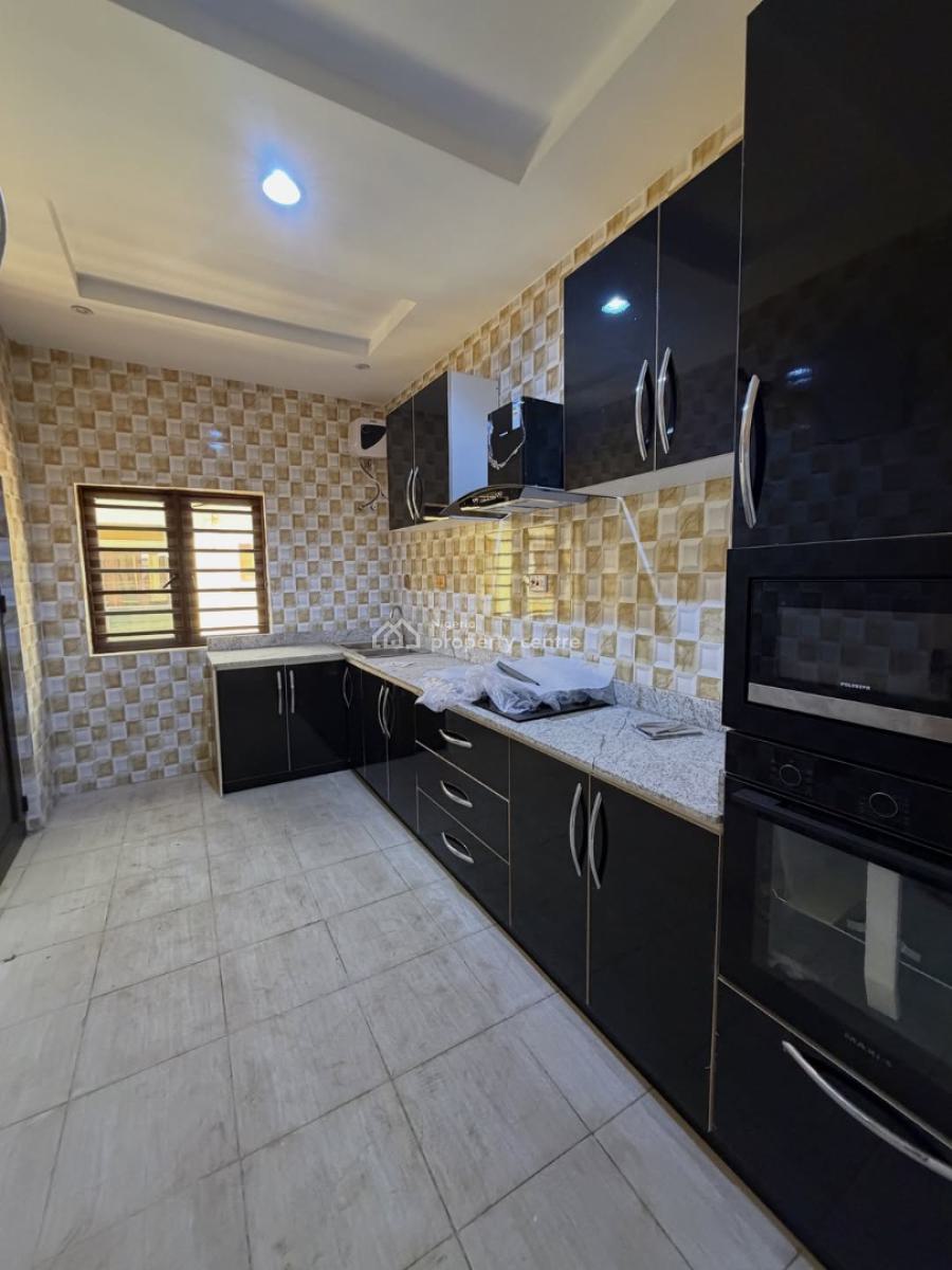 2 Bedroom Apartment, Alimosho, Lagos, Block of Flats for Sale