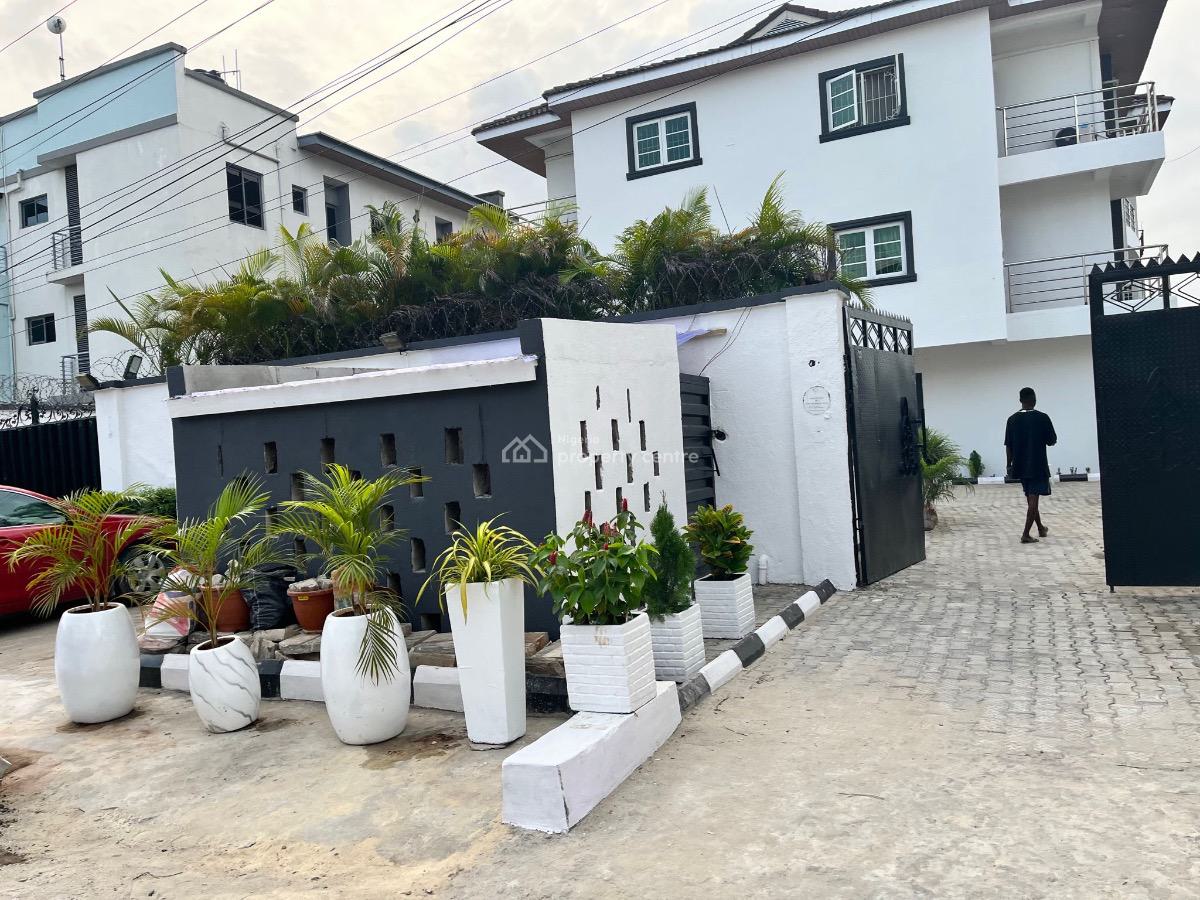 Contemporary Luxury 3 Bedroom Apartment with Bq in a Secure Location, Lekki Phase 1, Lekki, Lagos, Flat / Apartment for Sale