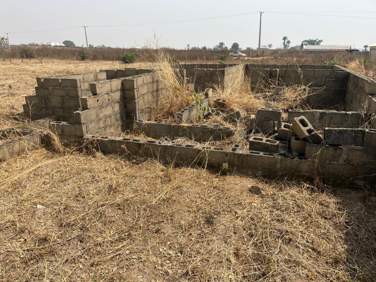 Plot with Structure, Agigaram Layout, Bwari, Abuja, Detached Bungalow for Sale