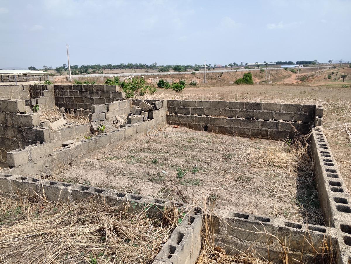 Plot with Structure, Agigaram Layout, Bwari, Abuja, Detached Bungalow for Sale