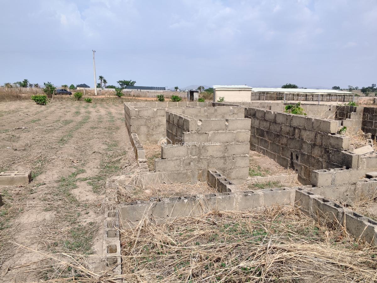 Plot with Structure, Agigaram Layout, Bwari, Abuja, Detached Bungalow for Sale