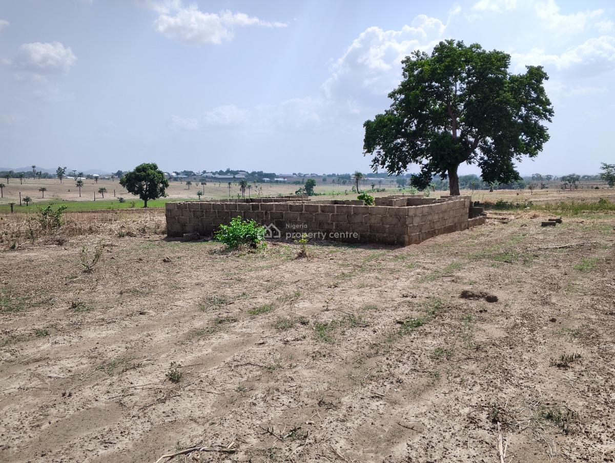 Plot with Structure, Agigaram Layout, Bwari, Abuja, Detached Bungalow for Sale