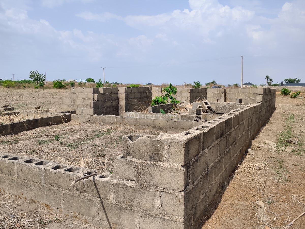 Plot with Structure, Agigaram Layout, Bwari, Abuja, Detached Bungalow for Sale